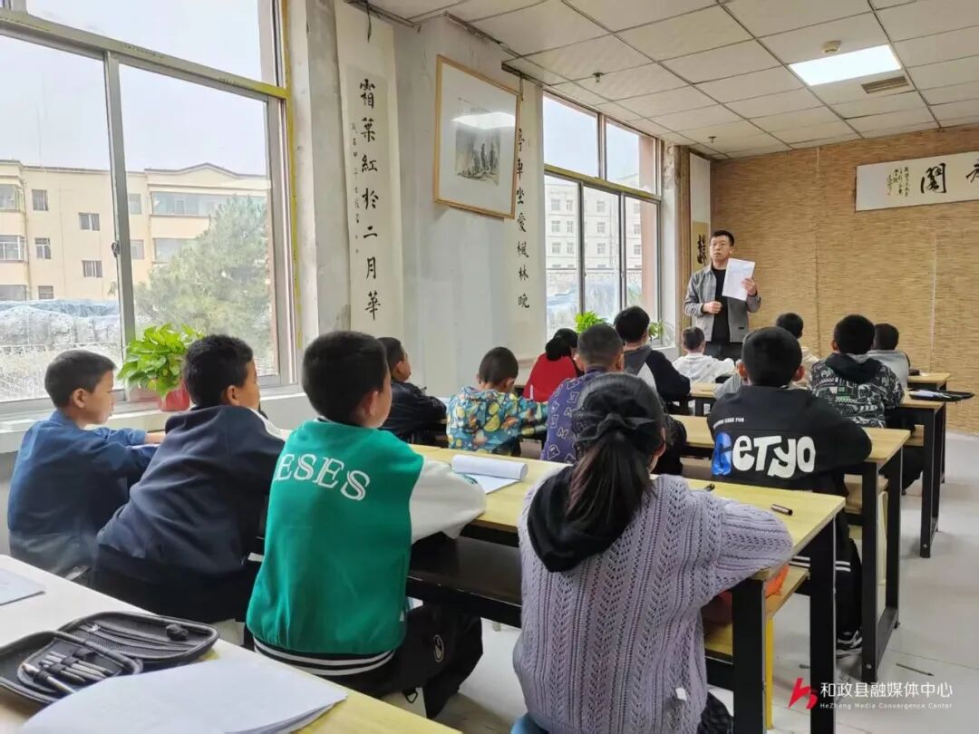 1760059599732391.jpg 杨磊2.jpg