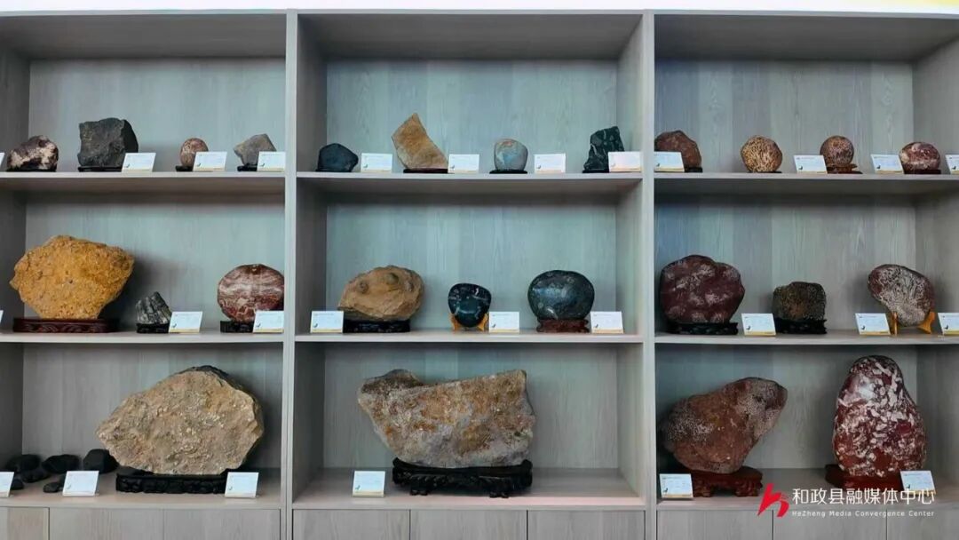 1760059996733423.jpg 奇石文化3.jpg