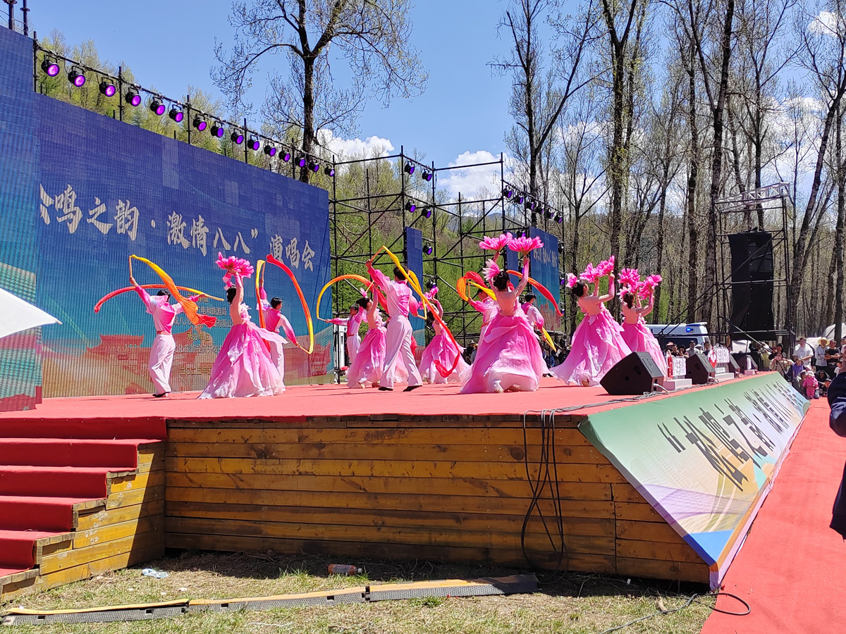 和政县2025年戏曲进乡村--5月1日松鸣镇景区